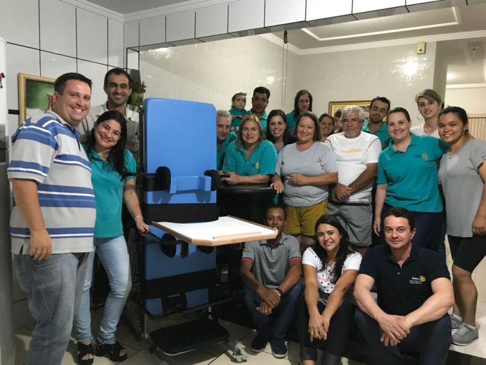 ENTREGA DO PARAPODIUM, AR COND. E SALA FONOAUDIOLOGIA.